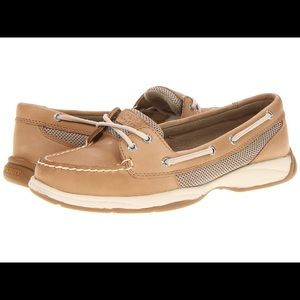 Tan Sperry Top Sider (women)